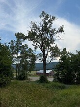 3192 Savage Hwy in Hartshorne, OK - Foto de edificio - Building Photo