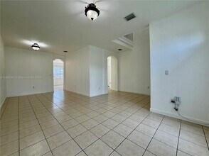 12362 SW 122nd St in Miami, FL - Building Photo - Building Photo