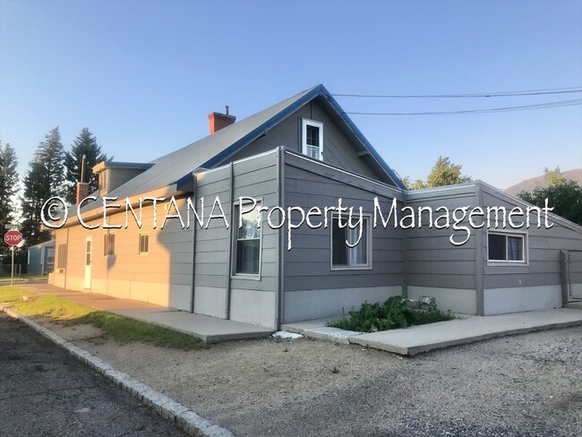 2300 Ottawa St in Butte, MT - Foto de edificio - Building Photo