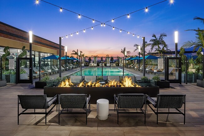 Esperanza at Duarte Station