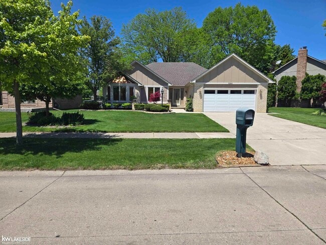 52843 Deerwood Dr in Macomb, MI - Building Photo - Building Photo