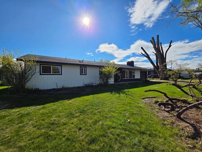 1601 S Yelm St in Kennewick, WA - Building Photo - Building Photo