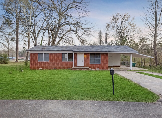 3007 Hollywood St in Texarkana, TX - Foto de edificio - Building Photo