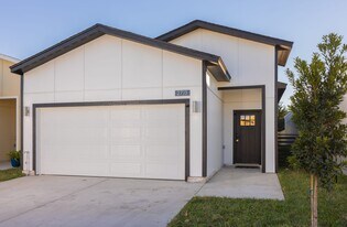 2706 Kerria Ave in McAllen, TX - Building Photo