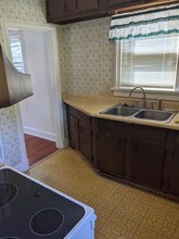 613 Rundell St in Iowa City, IA - Building Photo - Building Photo