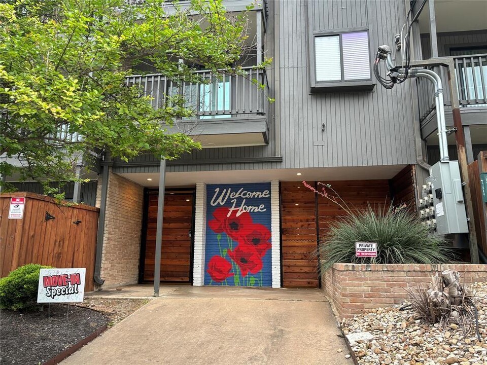 3301 Red River St in Austin, TX - Building Photo