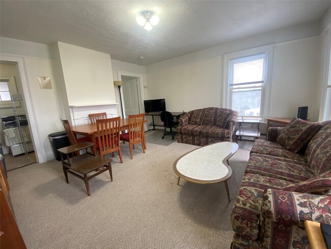 94 Sanfordville Rd in Warwick, NY - Building Photo - Building Photo