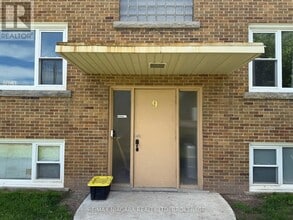 9 Riverview Blvd in St Catharines, ON - Building Photo - Building Photo