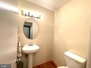 2004 Headlands Cir in Reston, VA - Building Photo - Building Photo