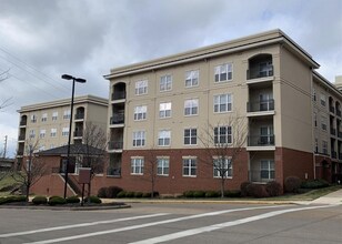 1270 Strassner Dr in St. Louis, MO - Building Photo - Building Photo
