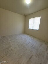 862 Holmes Ave in Lehigh Acres, FL - Building Photo - Building Photo