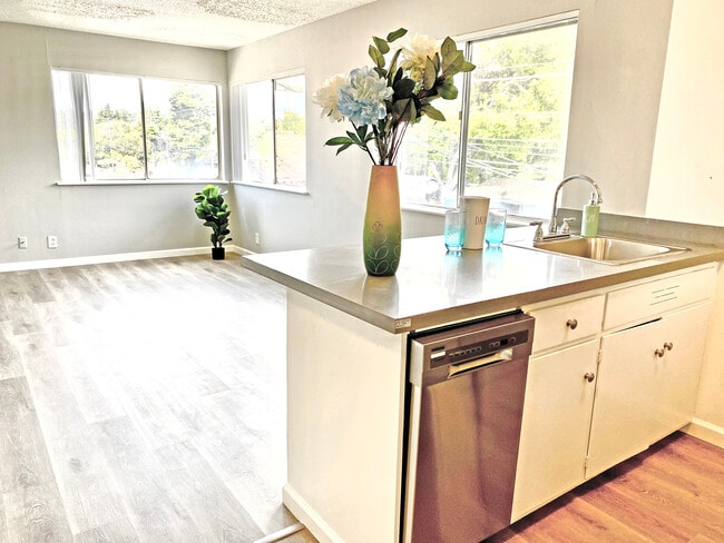 4666 San Pablo Dam Rd, Unit 11 in El Sobrante, CA - Building Photo - Building Photo
