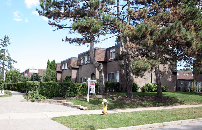 848-861 Tandridge Cres