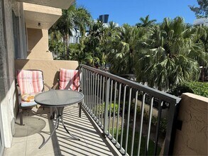 201 180th Dr in Sunny Isles Beach, FL - Building Photo - Building Photo