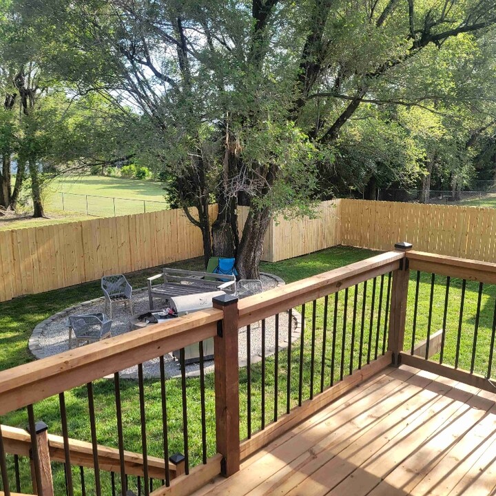 405 Cherokee Dr in Kechi, KS - Building Photo