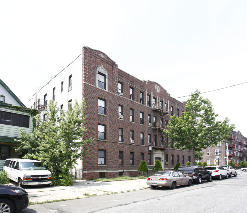 Sirkus Arms in Brooklyn, NY - Building Photo