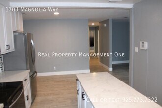 1703 Magnolia Way in Antioch, CA - Building Photo - Building Photo