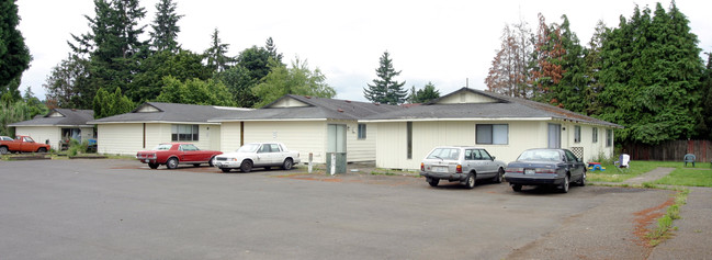 Pinewood Apartments in Vancouver, WA - Building Photo - Building Photo