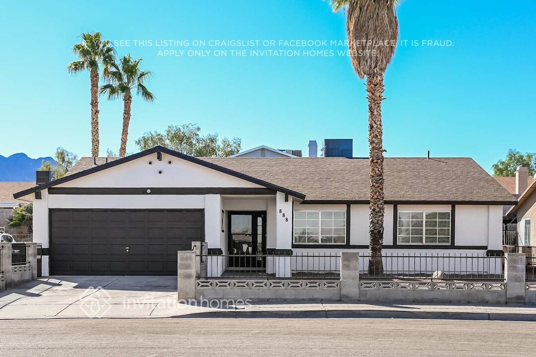 888 Scarlet Ave in Henderson, NV - Building Photo