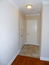 Dickens Court Apartments in Sherman Oaks, CA - Foto de edificio - Building Photo