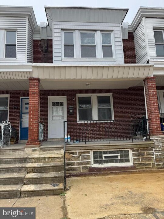 160 Roselyn St in Philadelphia, PA - Building Photo