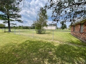 14253 LA-431 in Saint Amant, LA - Building Photo - Building Photo