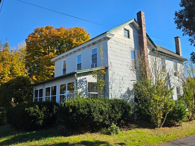 2215 N Main St in Quakertown, PA - Building Photo - Building Photo