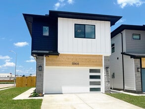 Logan Square in Magnolia, TX - Building Photo - Building Photo
