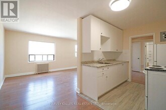 650-650 Dawes Rd in Toronto, ON - Building Photo - Building Photo