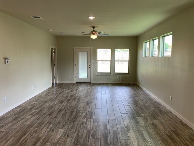 5005 White Rose Dr in Killeen, TX - Foto de edificio - Building Photo