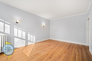 824 W Roscoe St, Unit 2 in Chicago, IL - Building Photo