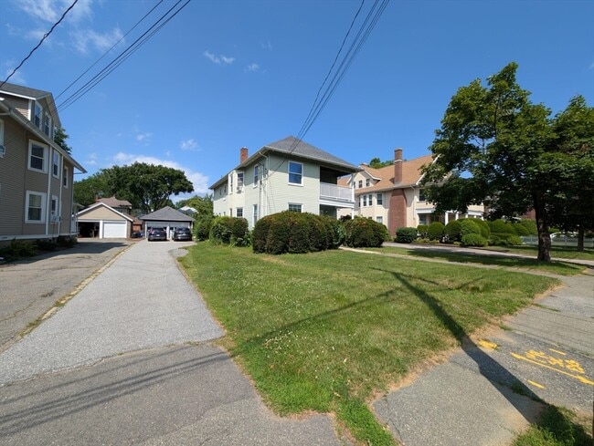 18 Pond St in Framingham, MA - Building Photo - Building Photo