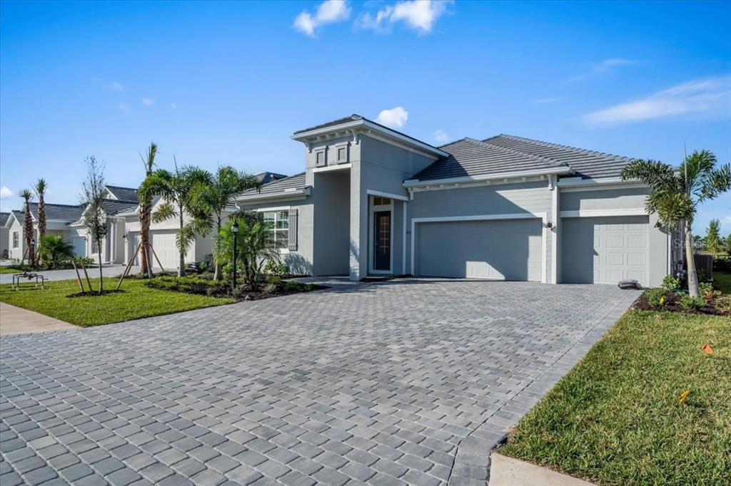 5522 Lightning Whelk Ln in Bradenton, FL - Building Photo
