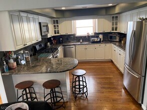 154 Komorn St in Newark, NJ - Building Photo - Building Photo