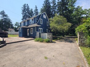 2 Beach Rd in Ossining, NY - Building Photo - Building Photo