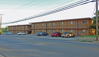 805 W Hallmark Ave Apartments