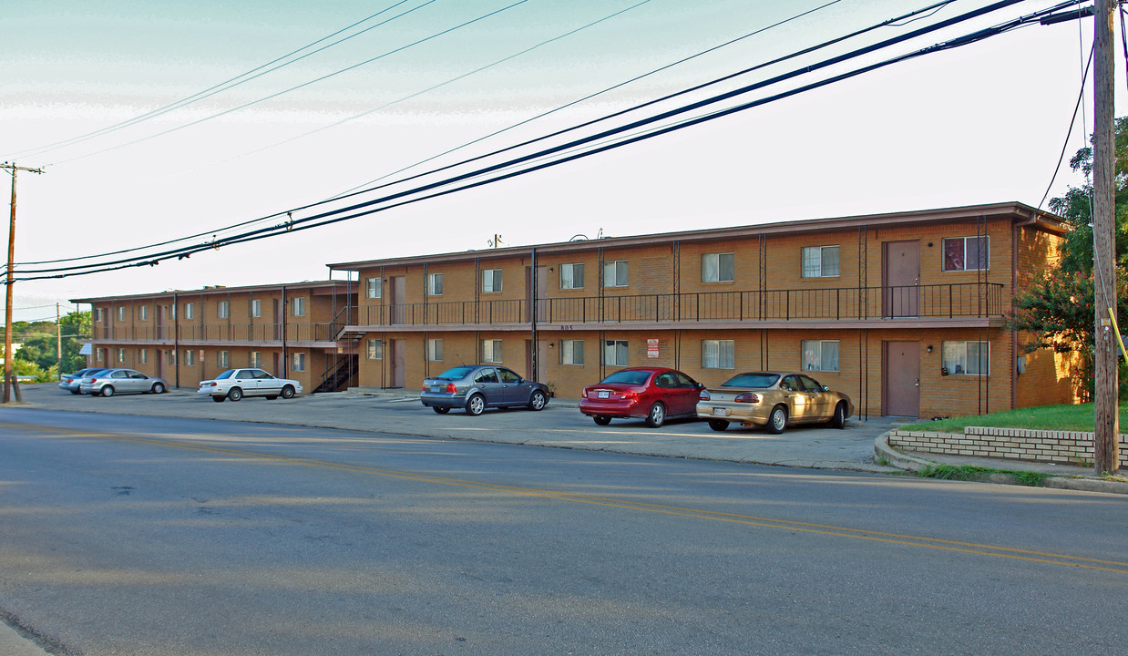 805 W Hallmark Ave in Killeen, TX - Building Photo