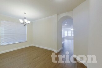 208 Melody Wy in Red Oak, TX - Foto de edificio - Building Photo