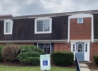 921 Hoover Village Dr