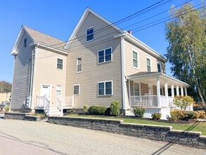 352 North Ave, Unit 2 in Abington, MA - Building Photo - Building Photo