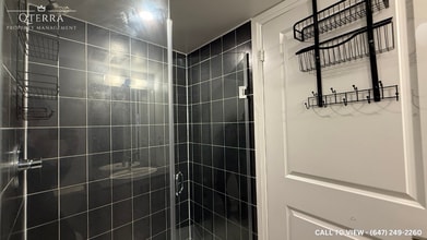 20 Meadowglen Pl in Toronto, ON - Building Photo - Building Photo