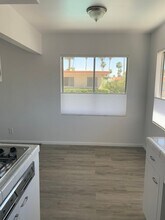 2290 S Palm Canyon Dr in Palm Springs, CA - Building Photo - Building Photo
