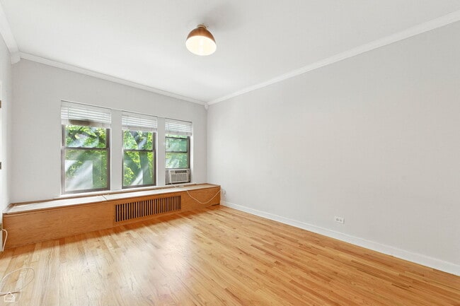 1520 W Belle Plaine Ave in Chicago, IL - Building Photo - Building Photo