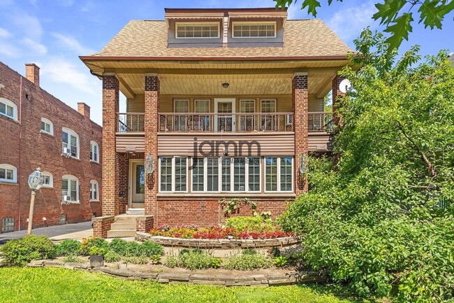 property at 14724 Clifton Blvd