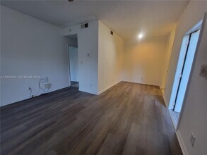 880 Cypress Park Way in Pompano Beach, FL - Building Photo - Building Photo