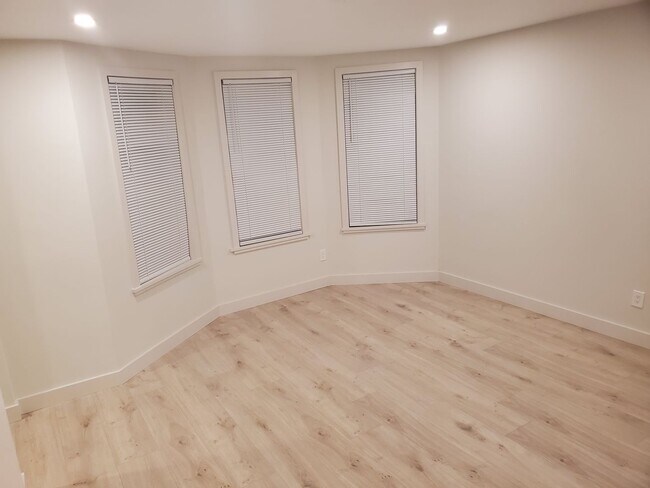 37-39 Howell St, Unit 2 in Boston, MA - Building Photo - Building Photo