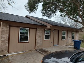 8905 Seacliff St in San Antonio, TX - Building Photo
