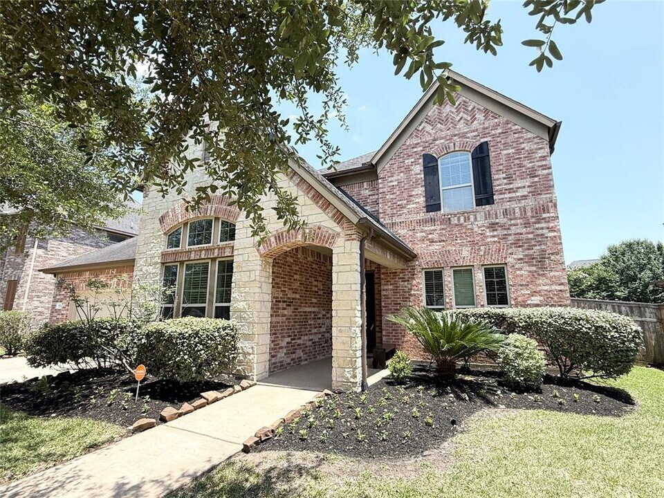 5711 Stern Springs Ln in Fulshear, TX - Building Photo