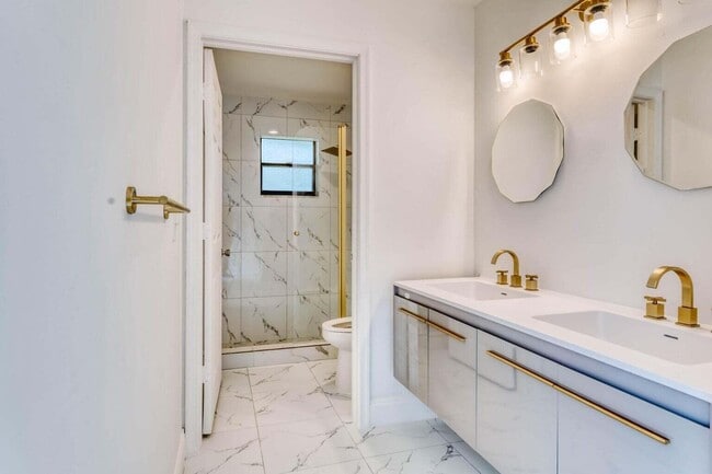 101 Fairways Ln in Royal Palm Beach, FL - Building Photo - Building Photo