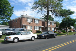 813-827 E Elizabeth Ave Apartments